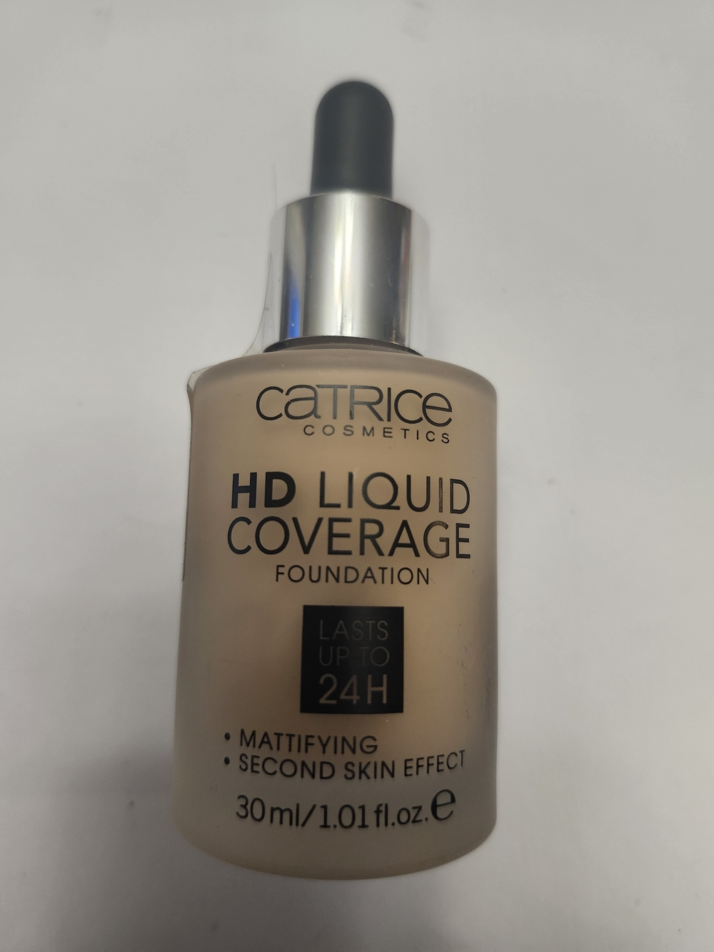 Catrice HD Liquid Coverage Foundation - 030 Sand Beige New
